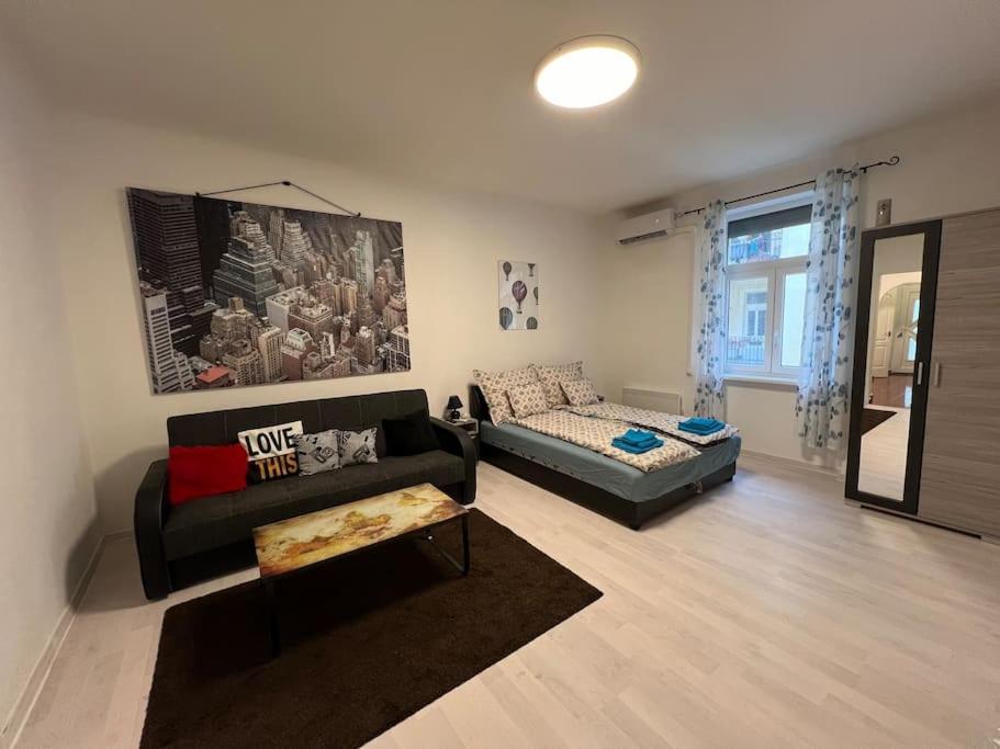 Smith House Apartment Budapest Exterior photo